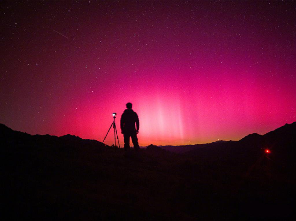 20年来最强地磁暴来袭! 中国红色预警·多地现绝美极光